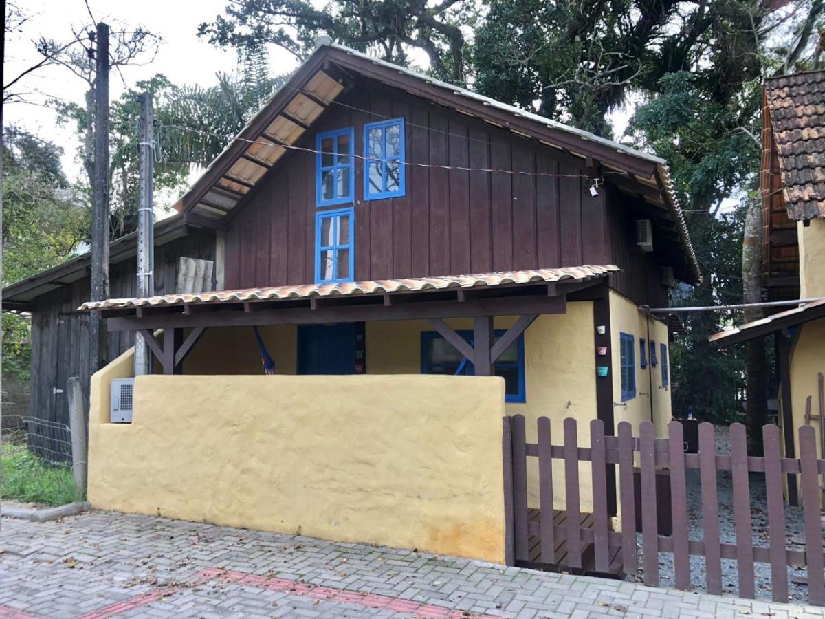 Chales No Centro De Bombinhas Villa Exterior foto