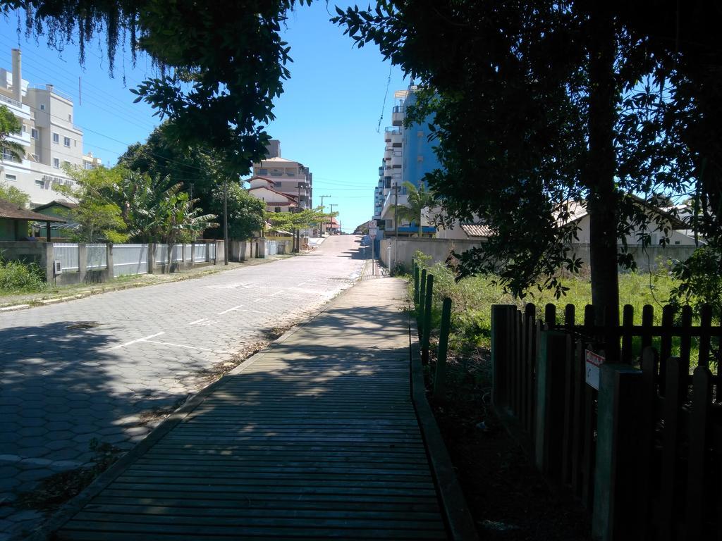 Chales No Centro De Bombinhas Villa Exterior foto